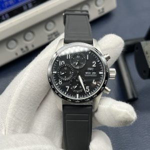 IWC Pilot's Luxury Replica Watch with Cash on Delivery | Super Clone 1133888899 - side view | IWC